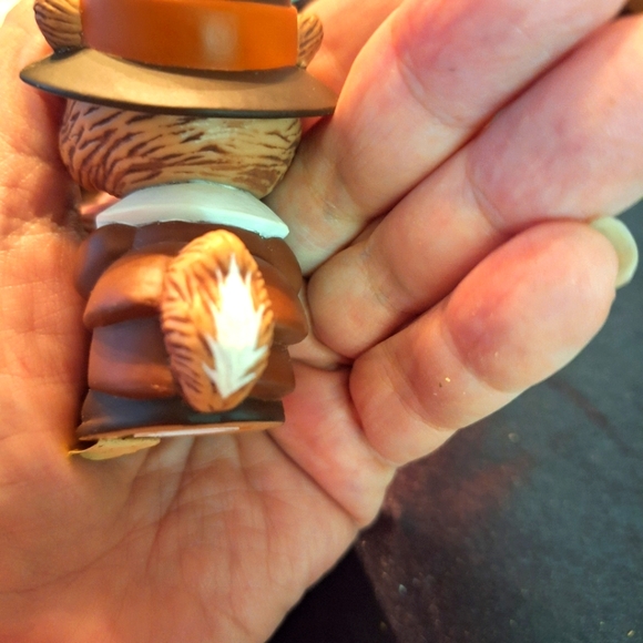 Vintage Hallmark salt pepper shakers Thanksgiving chipmunk pilgrims pair - Picture 4 of 12